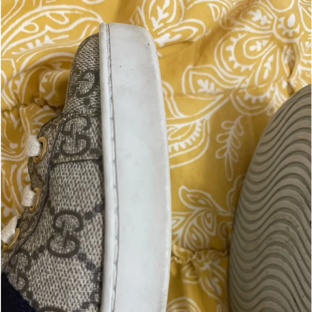 Authentic Gucci sneakers size 9 from Nordstroms  the soles are worn (see pics) - Picture 8 of 13